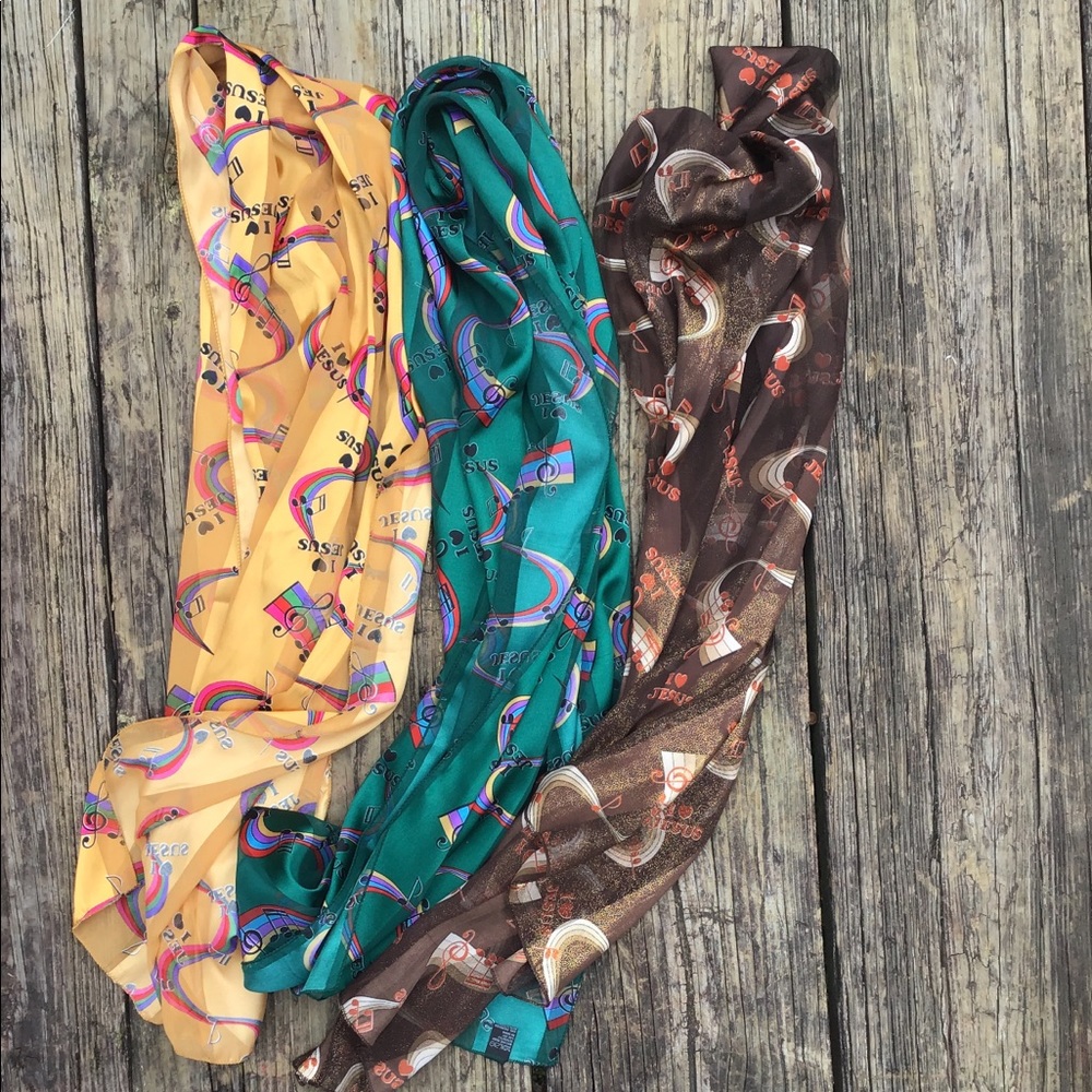 I love Jesus Scarves